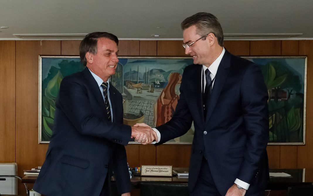 Justiça confirma a nomeação de Bolsonaro para a diretoria-geral da PF