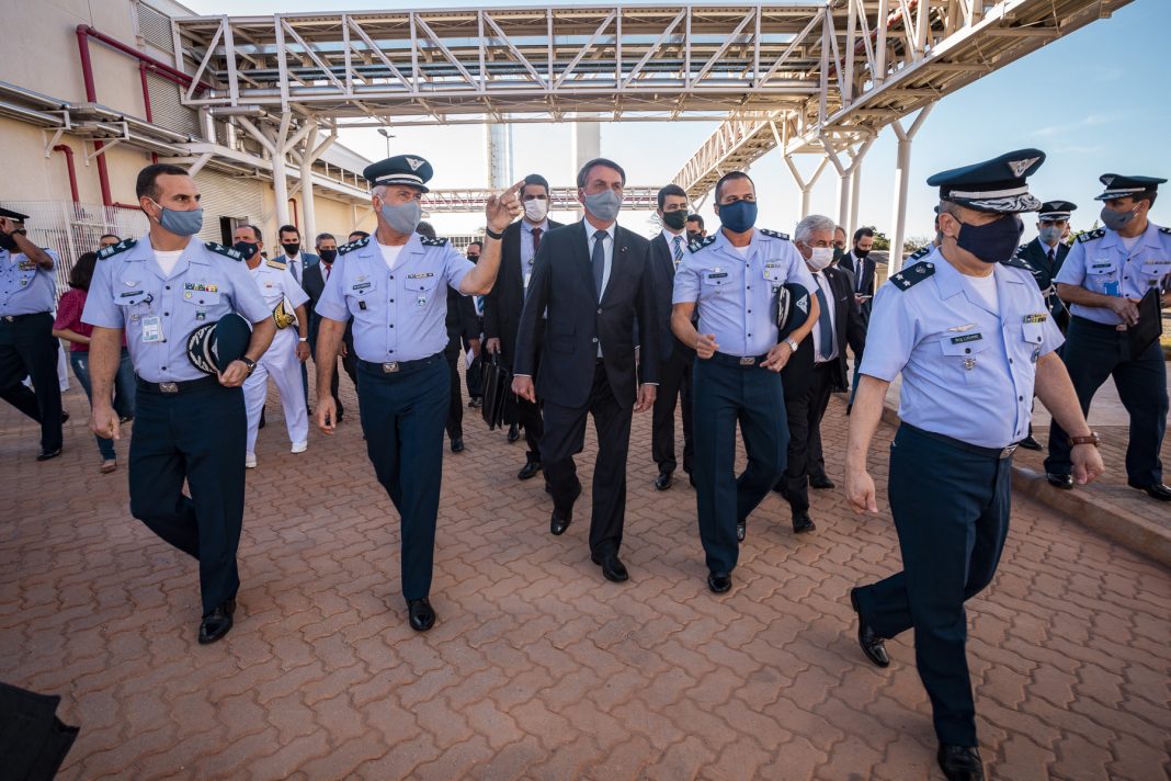 Bolsonaro preside inauguração do Centro de Operações Espaciais da Força Aérea