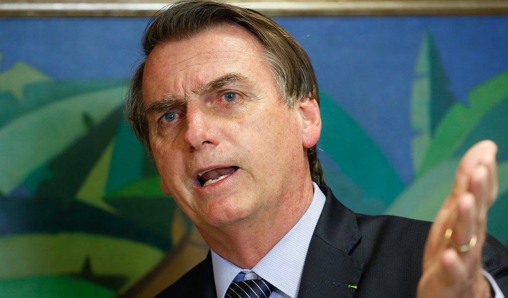 "Não compareçam nesse movimento", pede Bolsonaro sobre atos no domingo