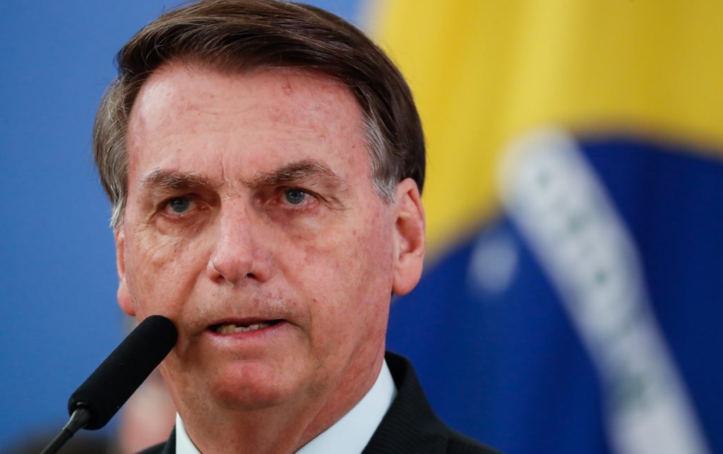 Bolsonaro: "Forças nada ocultas, apoiadas por parte da mídia, açoitam o Presidente"