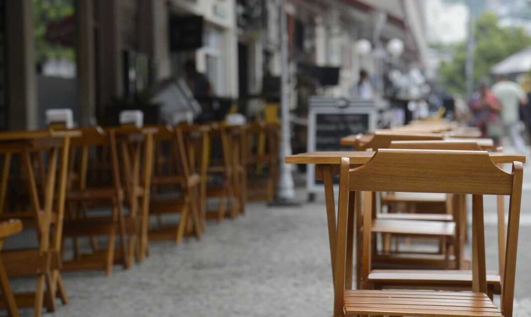 360 restaurantes em Brasília fecharam e 8 mil pessoas estão sem trabalho