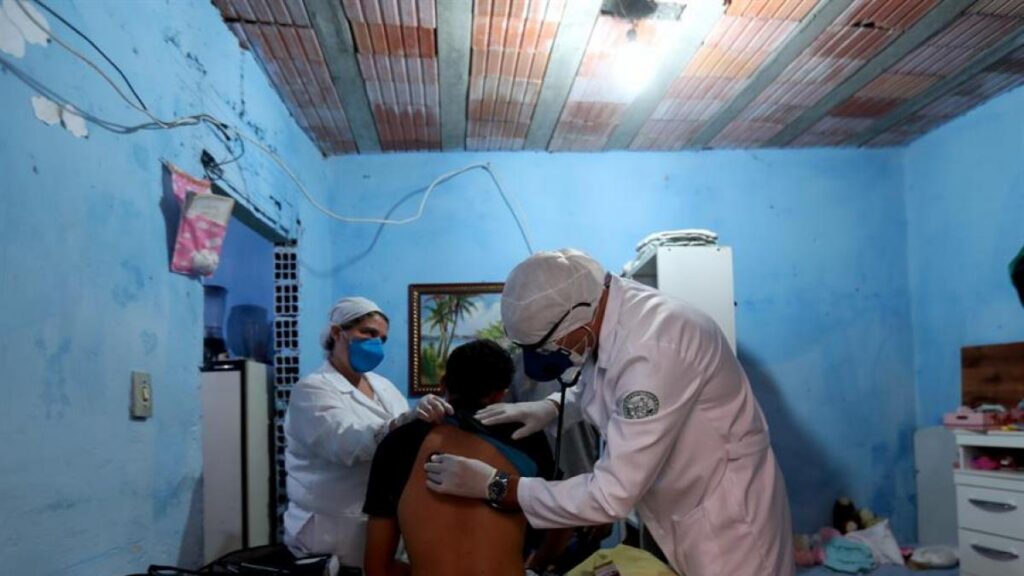 Governo anuncia R$ 1,2 bilhão para combater o coronavírus em comunidades carentes
