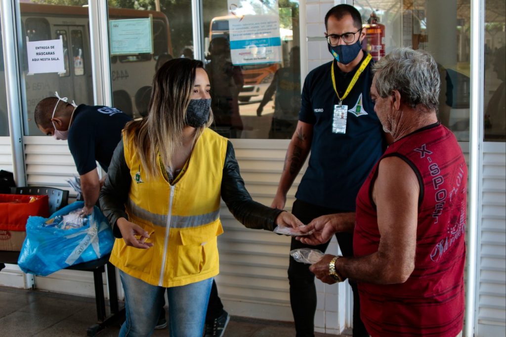 Mais de 60 pessoas são multadas em Brasília por não utilizarem máscaras