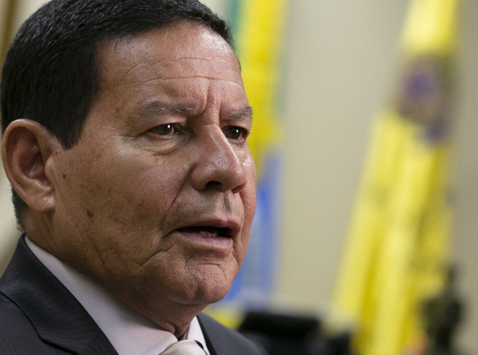 Mourão diz que manifestações da Antifa são "criminosas" e "incensadas pela imprensa"