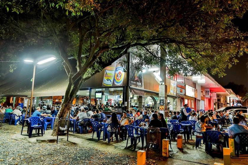 Empresários e moradores celebram reabertura dos bares no DF: “O país tem de andar"