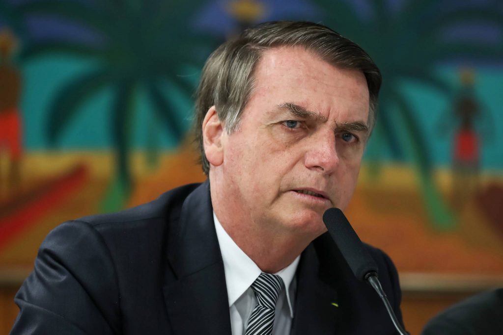 Bolsonaro nega interferência na Petrobrás: "O petróleo é nosso ou de pequeno grupo?"