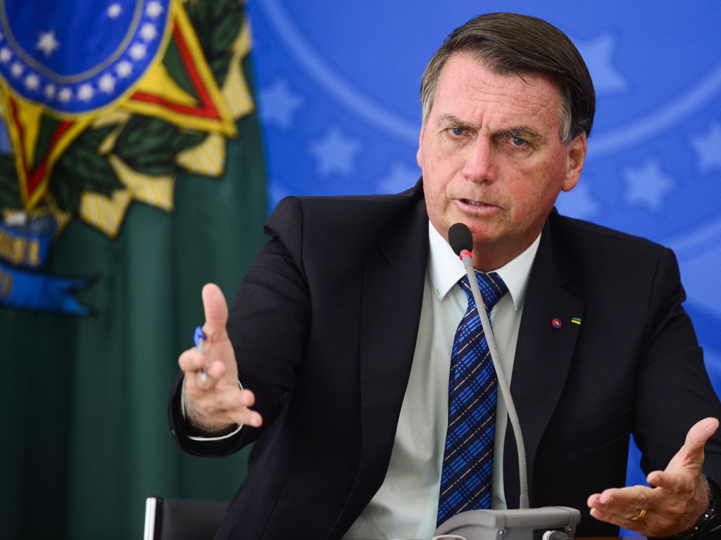 Bolsonaro critica lockdown no Brasil: 