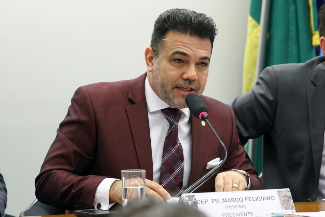 Feliciano: querem proibir cultos nas igrejas para afetar a base de apoio a Bolsonaro