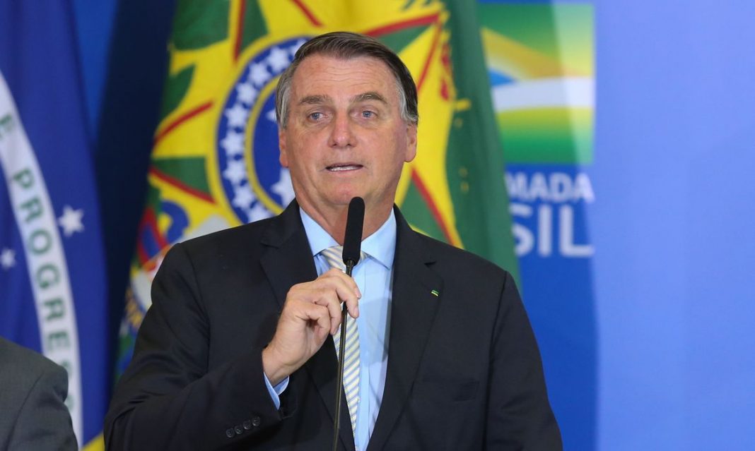 Bolsonaro critica a oposição na pandemia: “É o tempo todo o pessoal só atrapalhando