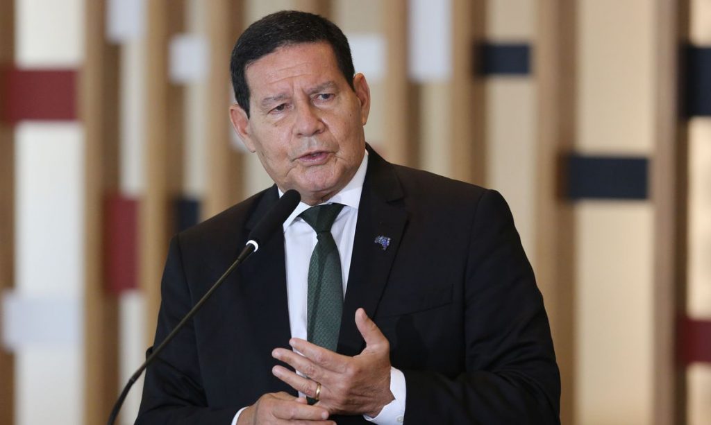 Mourão argumenta sobre influência do judiciário e alerta quanto à definição de "limites"