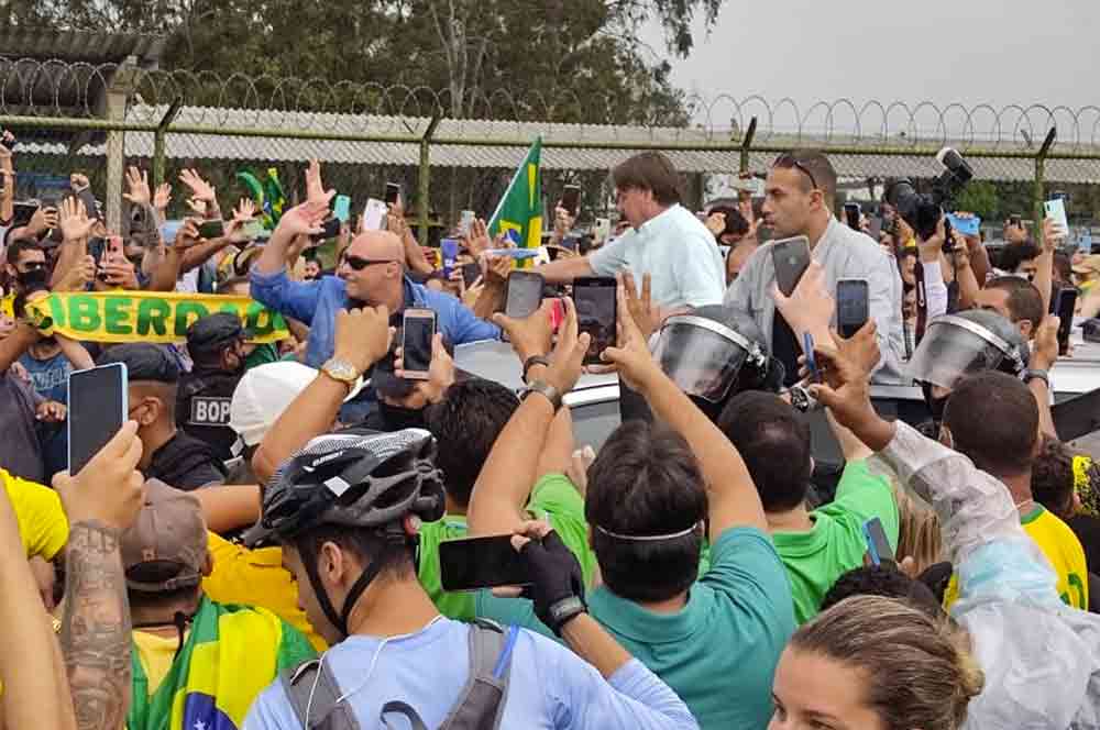 VÍDEO: Bolsonaro é recebido por multidão em Alagoas, terra de Renan Calheiros