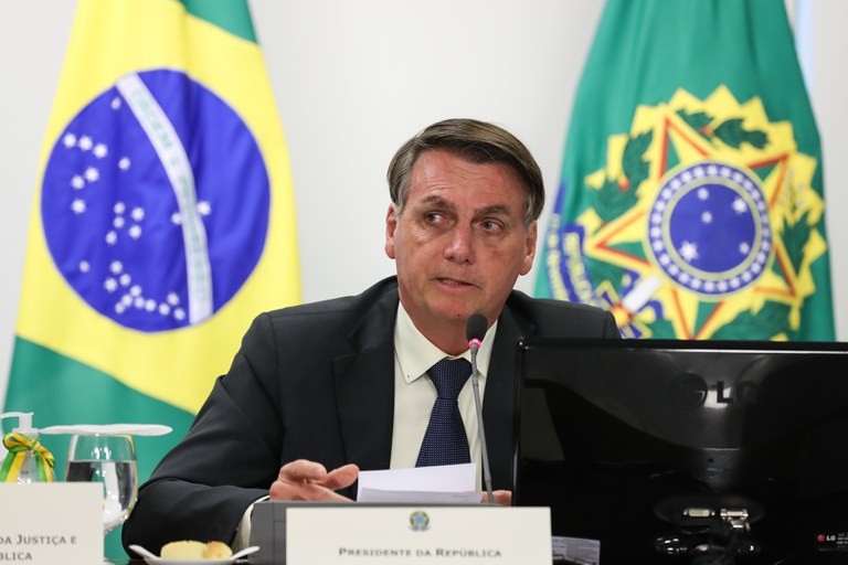 "Não ousem confrontar ou roubar a liberdade do nosso povo", diz Bolsonaro em evento