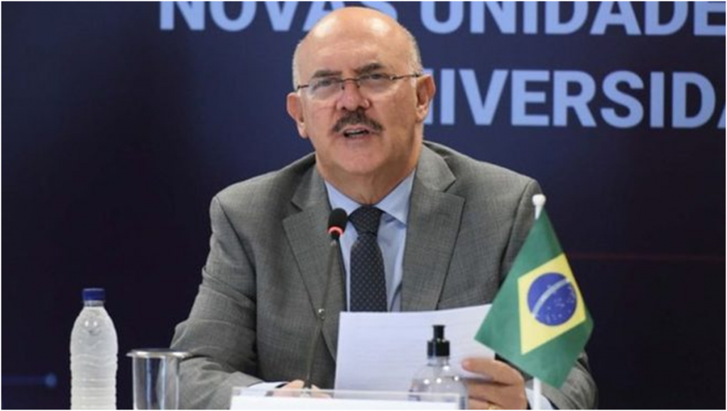 Ministro da Educação diz que vai excluir questões ideológicas do Enem: "Reviravolta"