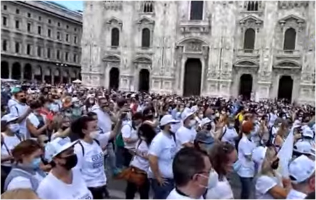 AO VIVO: italianos fazem manifestação em prol do tratamento precoce em Milão
