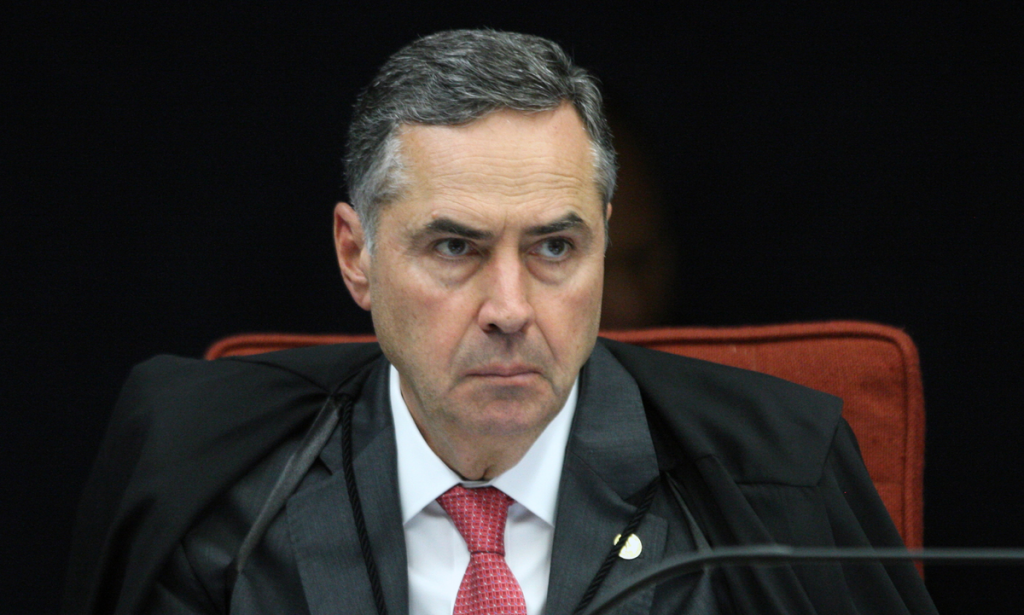 "Tem uma espécie de cristianismo do mal no Brasil", diz Barroso ao comentar ataques