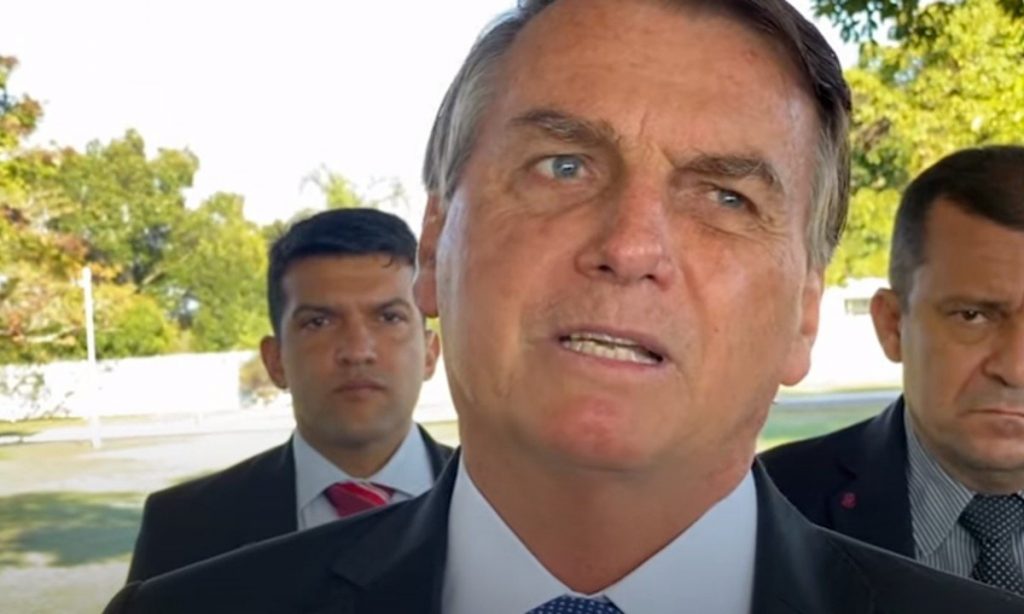 YouTube censura vídeos no canal de Bolsonaro alegando violação de "políticas"