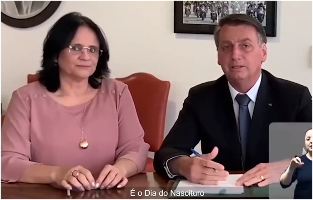 Contra o aborto, Bolsonaro assina projeto que cria o "Dia Nacional do Nascituro"