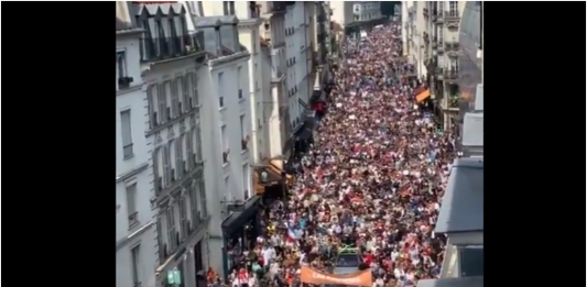 VÍDEO: milhares de franceses protestam contra a "ditadura" da vacina neste sábado