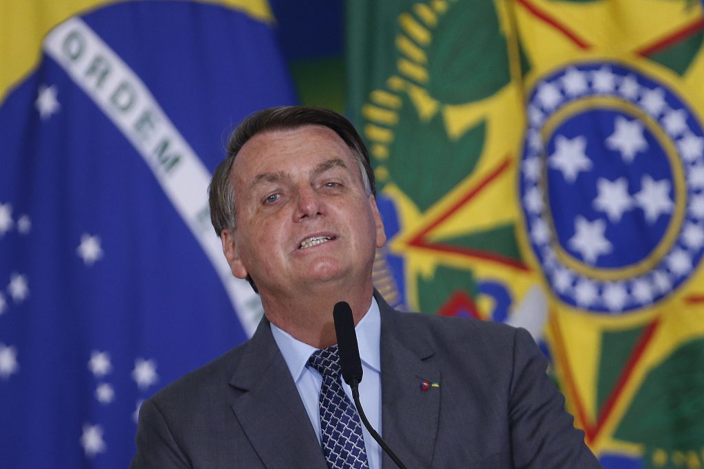 Bolsonaro admite possível derrota do voto impresso: "Barroso apavorou parlamentares”