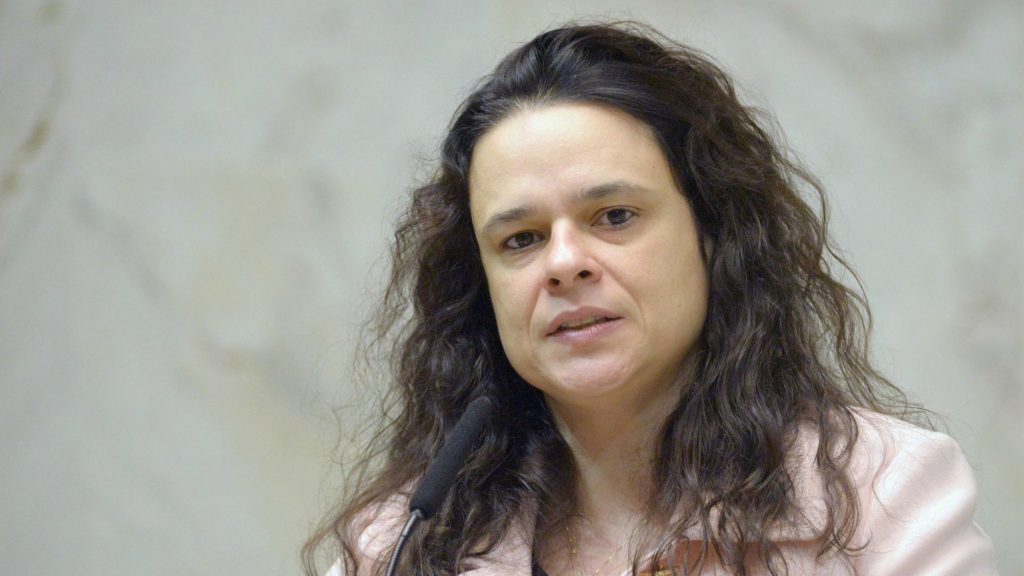 Janaína sobre CPI: “Todo dia, inventam um crime novo para Bolsonaro. Fica até feio!"