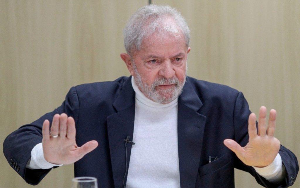 Desconfiar das urnas eletrônicas "é ficar procurando pelo em ovo", diz Lula