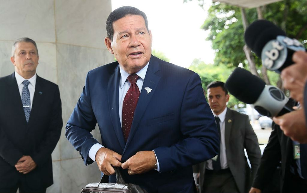 Mourão reafirma apoio a Bolsonaro: "Ele conta com a minha lealdade acima de tudo"