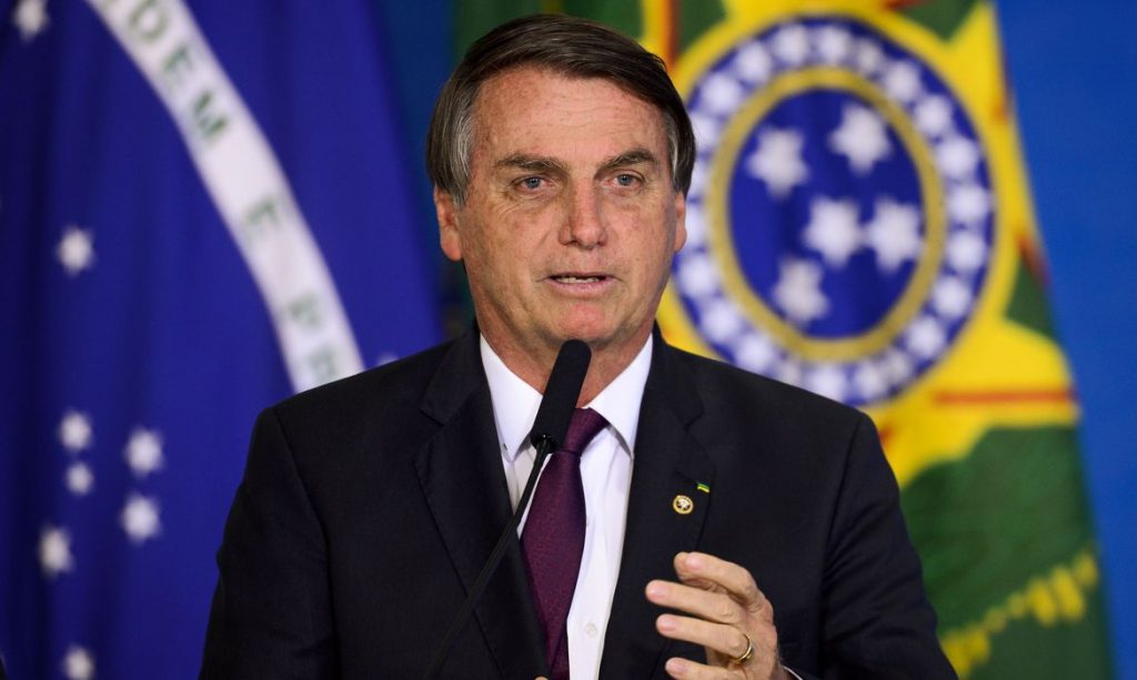 Bolsonaro vai pressionar o STF contra o aumento do ICMS sobre combustíveis