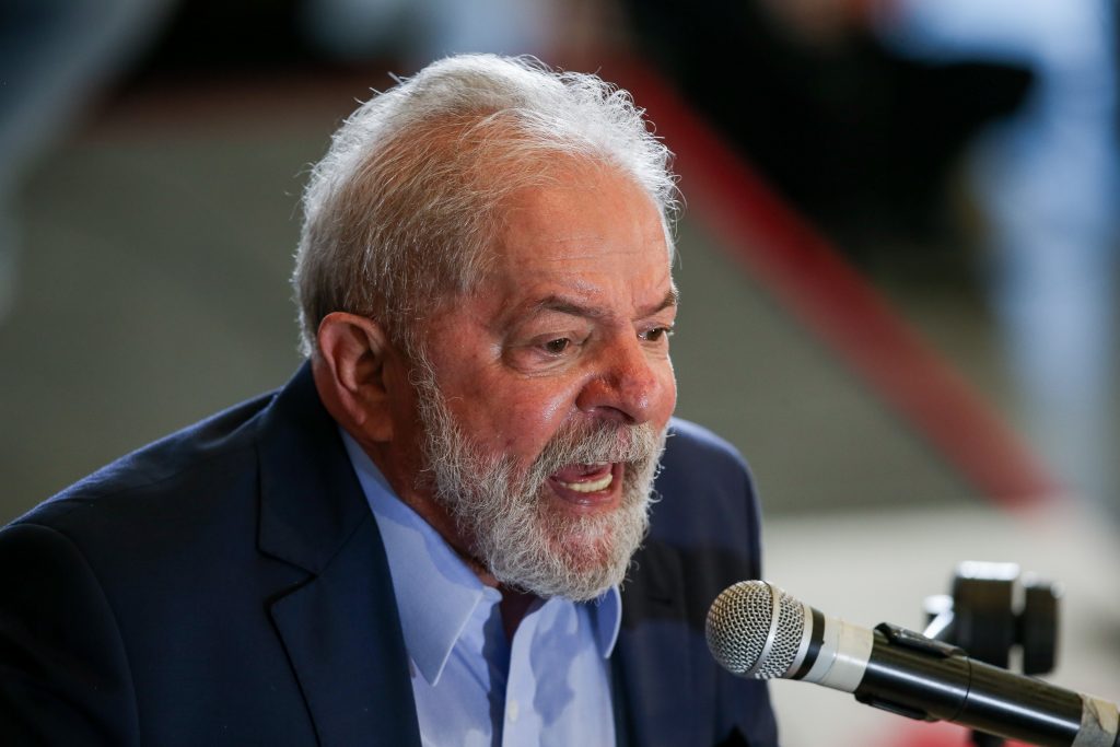Lula diz que aborto é questão de saúde pública e "um direito da mulher"