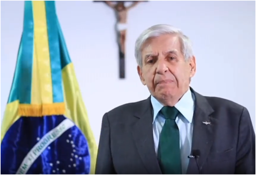 Heleno faz vídeo com alerta e apelo ao país: "Não podemos desistir do Brasil"