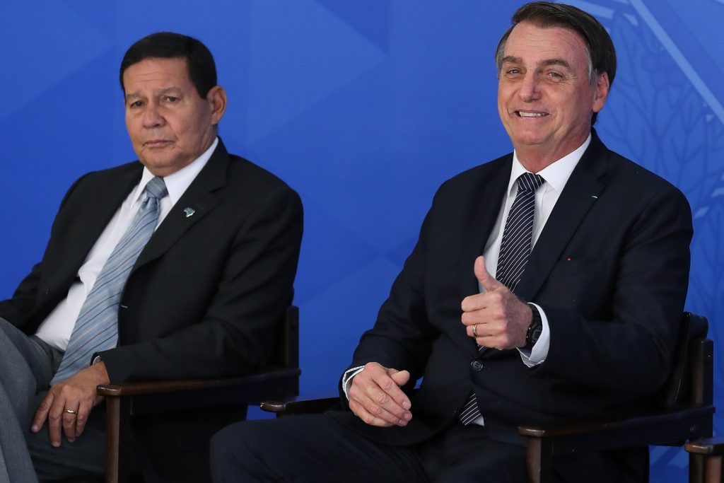 Mourão não descarta continuar com Bolsonaro em 2022: "Ele sabe que conta comigo”