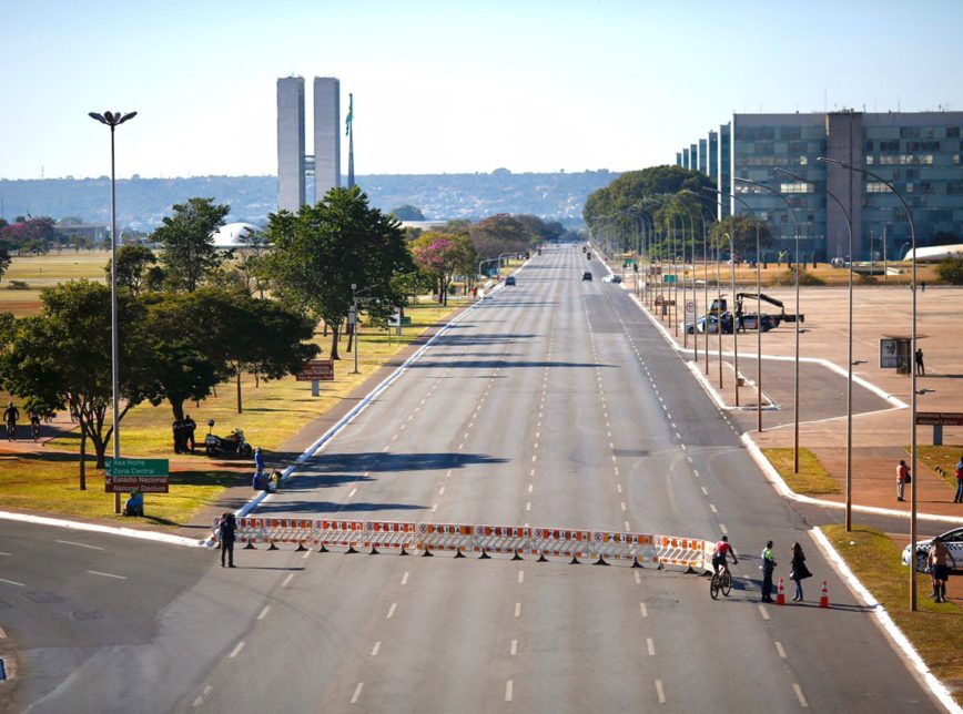 Governo de Brasília fecha a Esplanada dos Ministérios para veículos