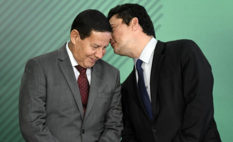 Mourão diz que Sérgio Moro é "o único que tem capacidade para vingar" na 3ª via