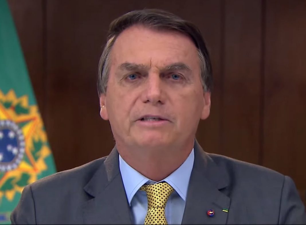 Salário mínimo fica acima do previsto e vai para R$ 1.212 em janeiro, diz Bolsonaro