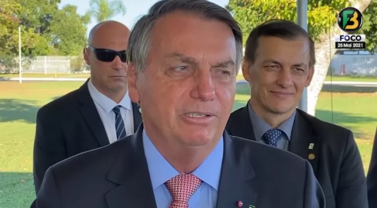 Bolsonaro: "A esquerda torcia pra eu sair das quatro linhas; tenho que ter juízo"