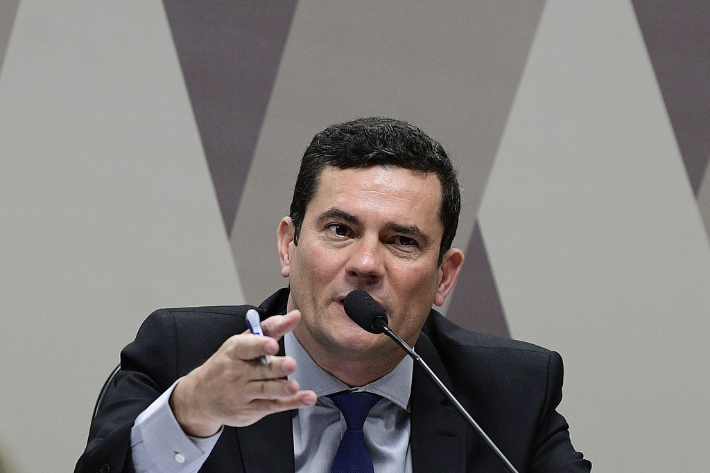 Em vez de Deus e Brasil, Moro diz que "as pessoas estarão acima de tudo"