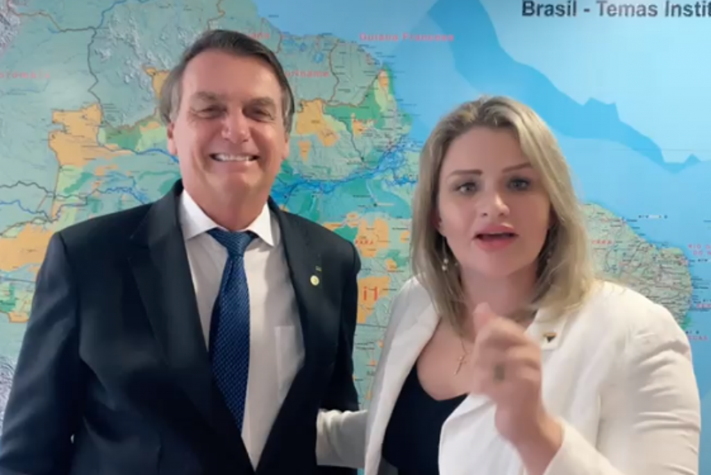 Bolsonaro se reúne com a presidente nacional do PTB e anuncia apoio: "Junto conosco"