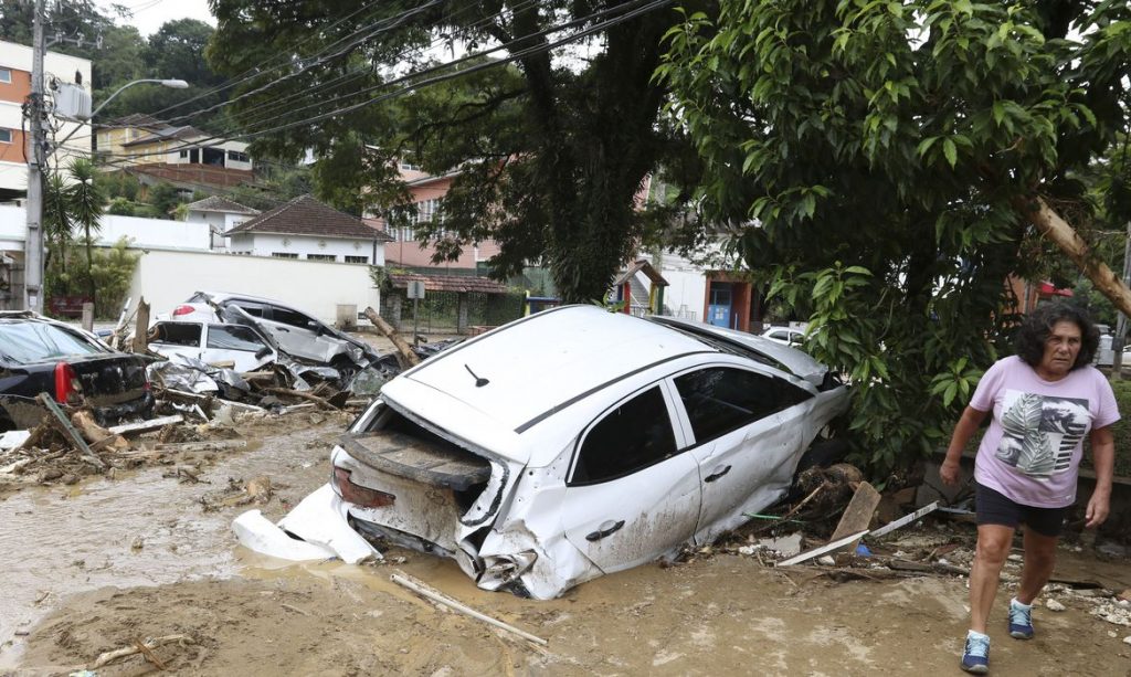 Preocupação: com mais de 100 mortos, Petrópolis tem nova previsão de chuva para hoje