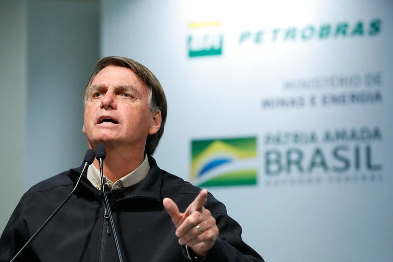 Bolsonaro critica a Petrobrás e defende privatização: "Jamais pensa no Brasil"