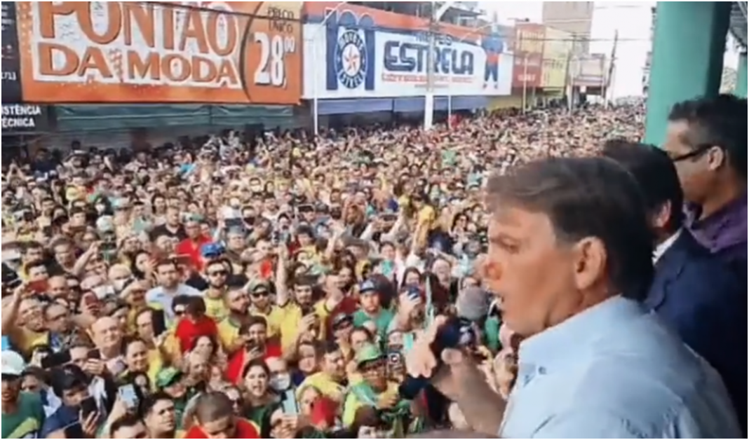 VÍDEO: Bolsonaro arrasta um 'mar' de pessoas em plena terça-feira, em 2 estados
