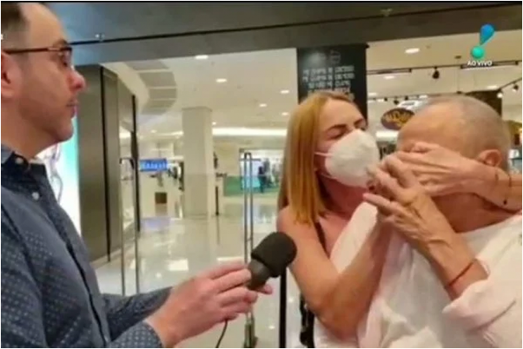 VEXAME: mulher de Stênio Garcia tenta por máscara à força e ator grita 