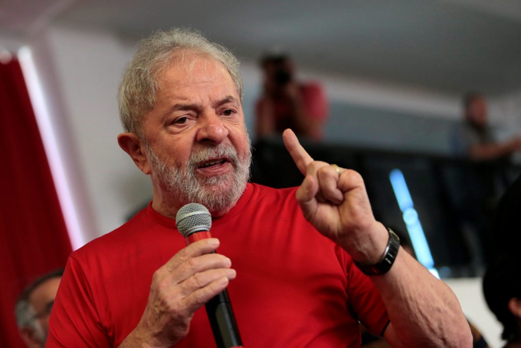 Vídeo: Lula viola a lei eleitoral e pede voto antes da campanha oficial