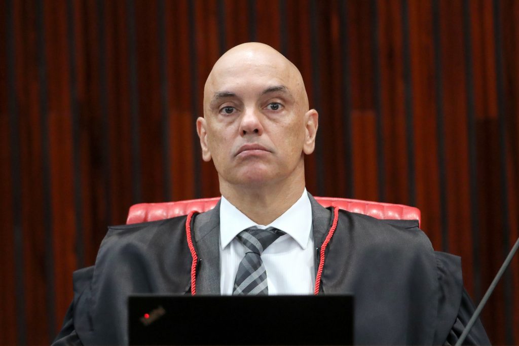 URGENTE: Moraes ignora PGR e nega pedido para arquivar inquérito contra Bolsonaro