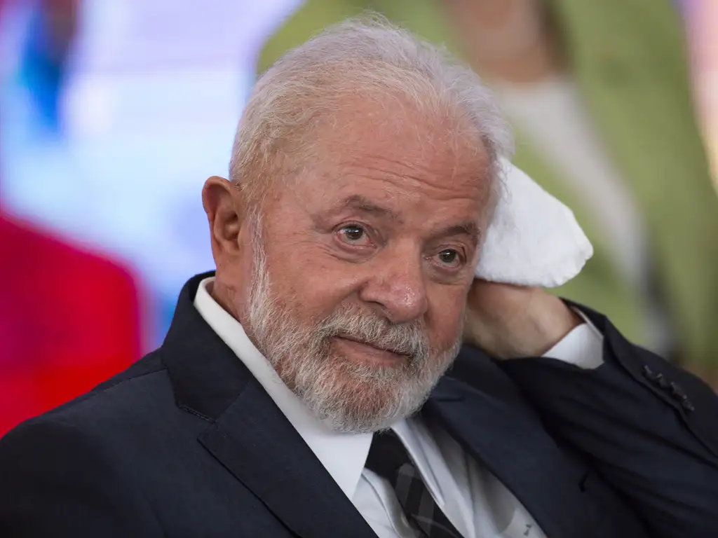 Reprovação de Lula dispara e alcança 56%, incluindo o Nordeste, aponta pesquisa