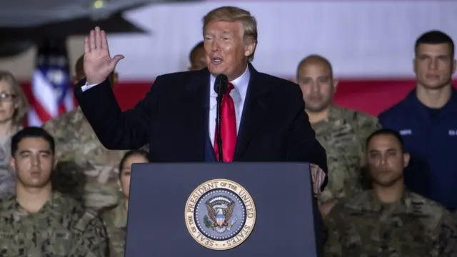Trump movimenta Forças Armadas dos EUA e sinaliza que poderá atacar o Irã