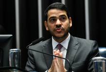 Pela primeira vez na história, indicado por Lula ao STF é REJEITADO pelo Senado Pela primeira vez na história, indicado por Lula ao STF é REJEITADO pelo Senado