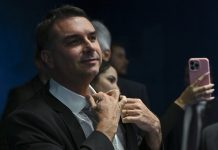 Se vencer em outubro, Flávio Bolsonaro poderá indicar 4 novos ministros para o STF Se vencer em outubro, Flávio Bolsonaro poderá indicar 4 novos ministros para o STF