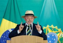 “Desespero eleitoral” que pode levar à cassação, dizem juristas sobre aumento do Bolsa Família "Desespero eleitoral" que pode levar à cassação, dizem juristas sobre aumento do Bolsa Família